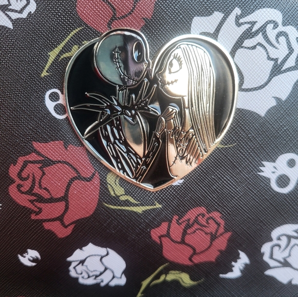 Nightmare Before Christmas Bioworld Black With Red/white Rose Patterned Backpack - Picture 9 of 16